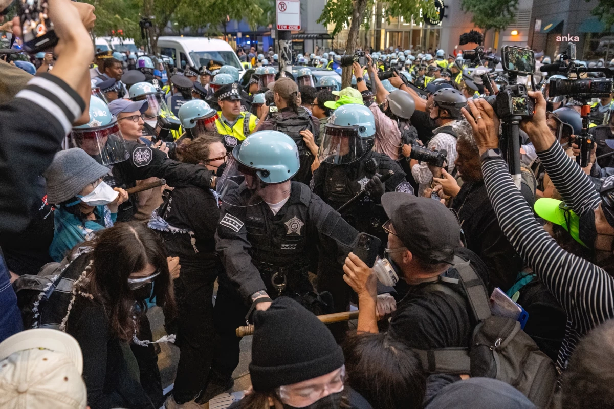 ABD’de Filistin Yanlısı Protestocularla Polis Arasında Şiddetli Arbede