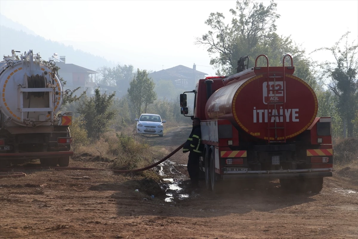 Çankırı’da Orman Yangını Kontrol Altına Alınmaya Çalışılıyor