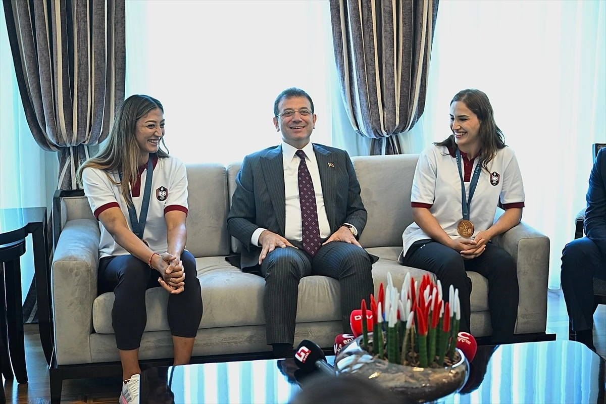 İmamoğlu, 2024 Paris Olimpiyatları’nda bronz madalya kazanan sporcuları ağırladı