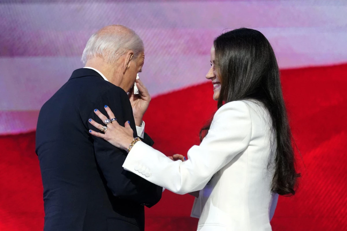 Joe Biden Gözyaşları İçinde Partisine Veda Konuşması Yaptı