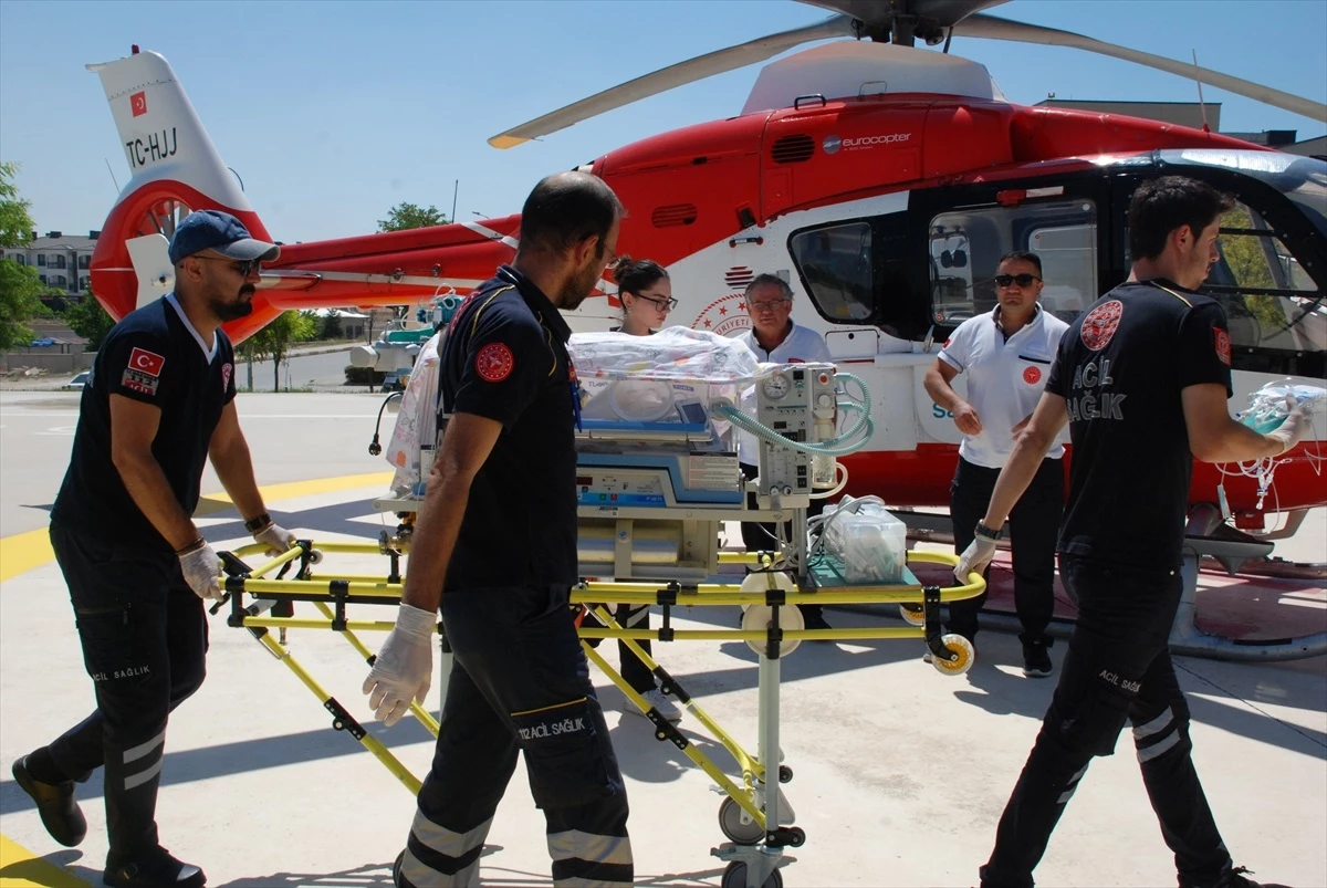 Prematüre Bebek Ambulans Helikopterle Nakledildi