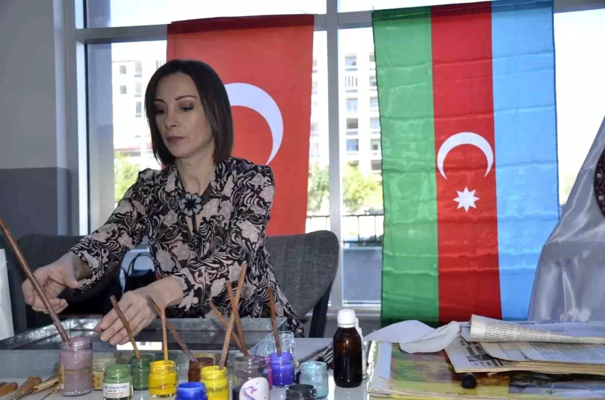 Sevinç Aliyeva Besni’de Ebru Sanatı Sergiledi