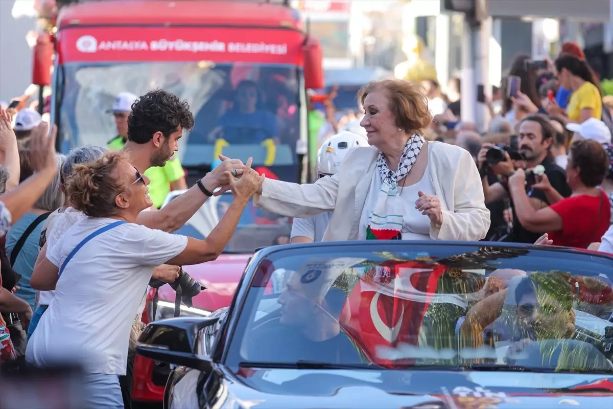 Gülsen Tuncer’den Filistin Mesajı