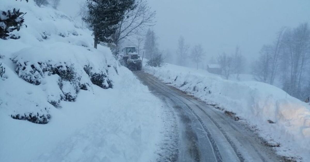 Trabzon ve Giresun’da 383 köy yolu ulaşıma kapandı