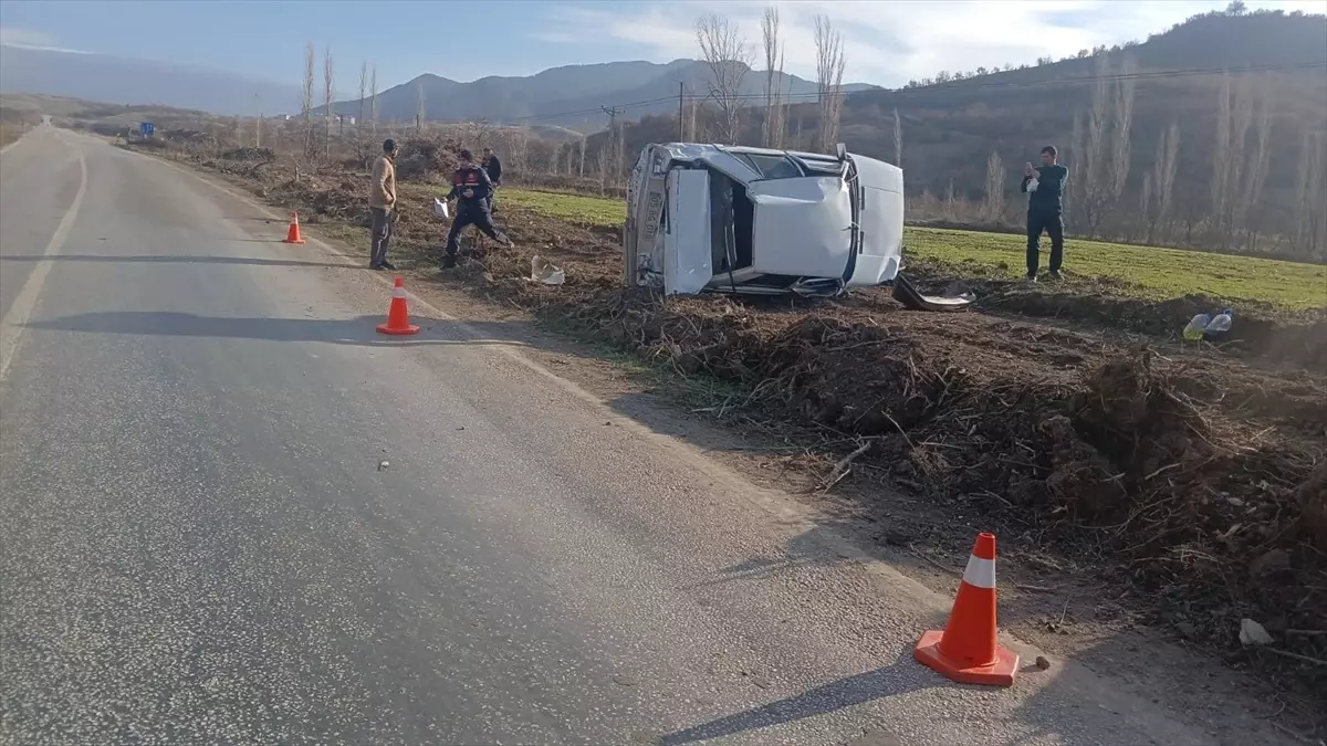 Dodurga’da Otomobil Devrildi: Sürücü Yaralı