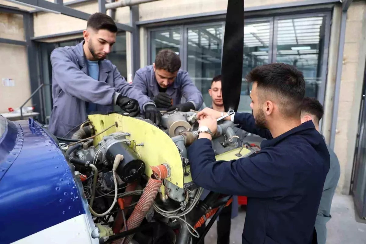 Kapadokya Üniversitesi’nde Uçak Teknolojisi Mezunları Yüksek Maaşla İş Buluyor