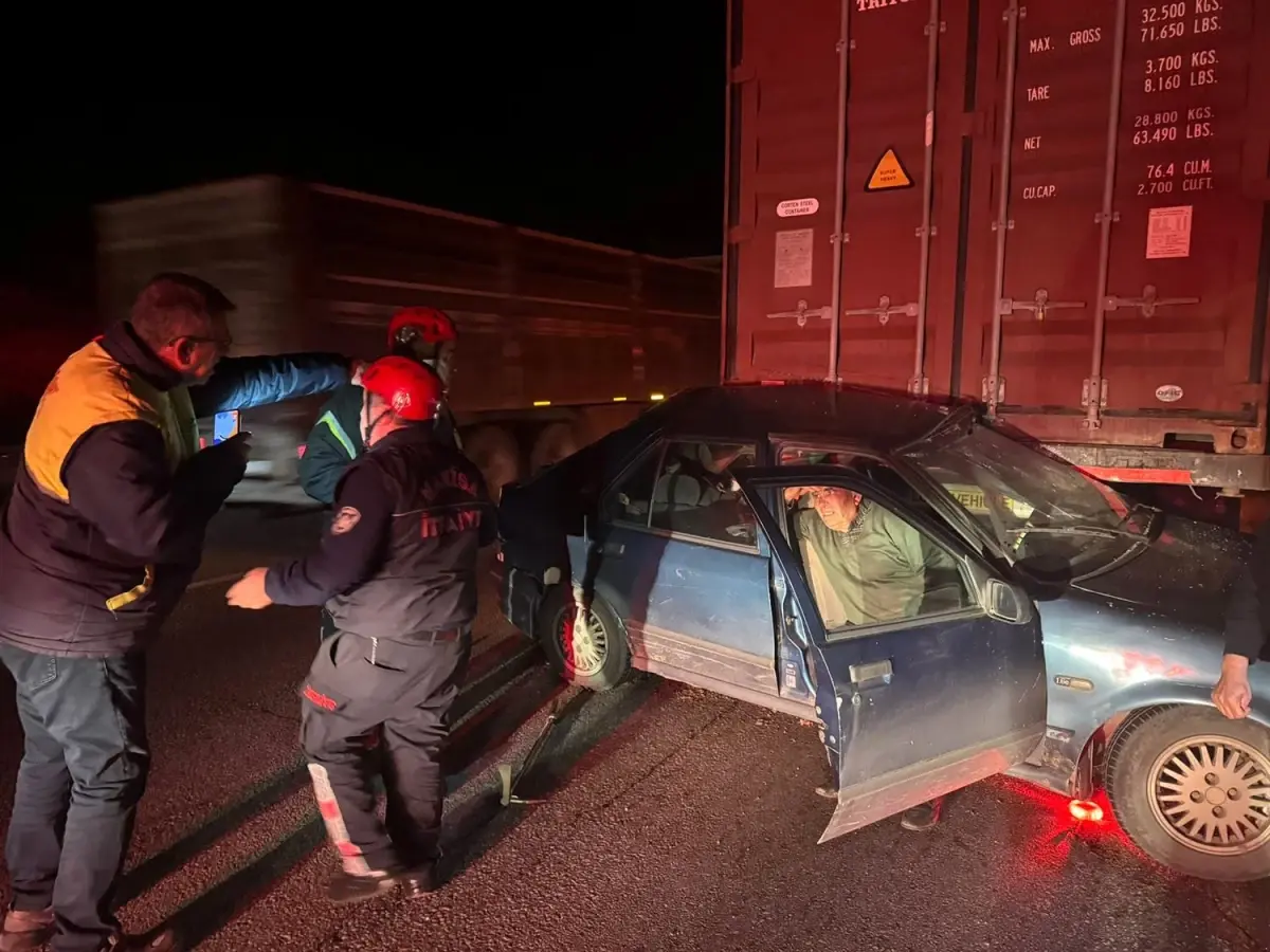 Manisa’da Trafik Kazası: 2 Kişi Ağır Yaralandı