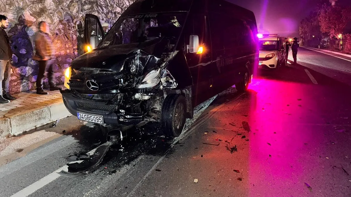 Trafiği birbirine kattı, kaza yapıp firar etti